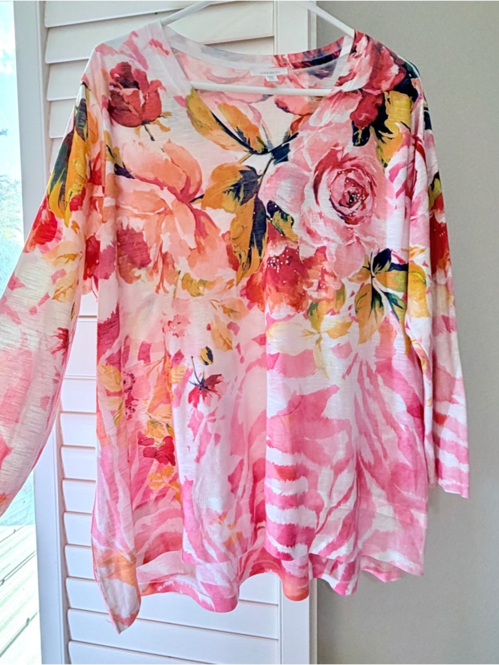 Womens Plus size Shirt size 3X Floral Print Embellished Colorful Pullover Top 22